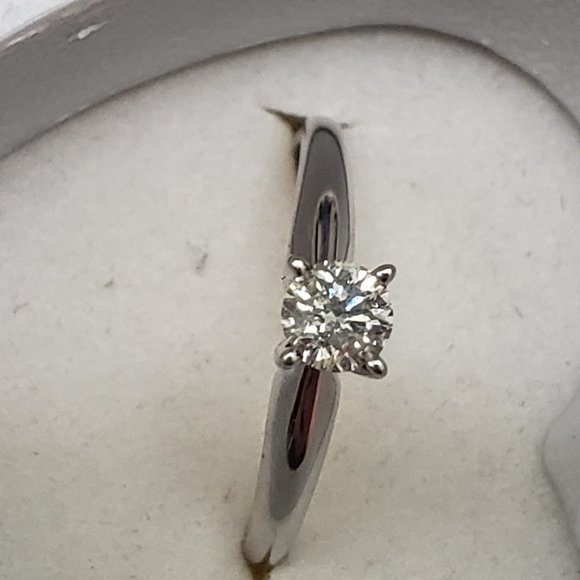 Estate Vintage 14k White Gold .25ct Diamond Engagement Ring - Picture 8 of 10